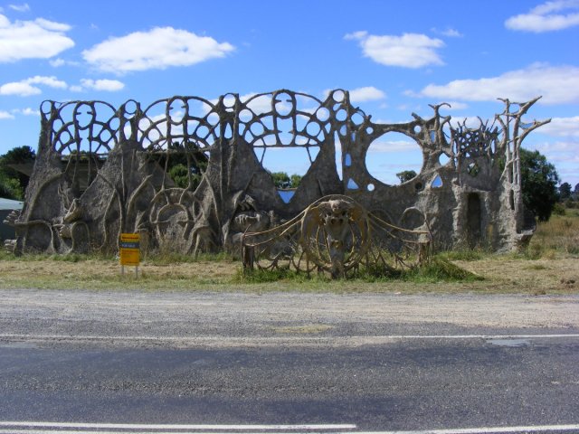 Dreamers Gate, sculpture made of concrete on a chicken wire and wooden frame